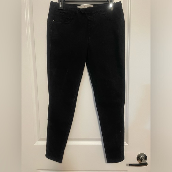 2/$25 🎉 DENIM & CO black jeggings size 12 - Picture 2 of 6